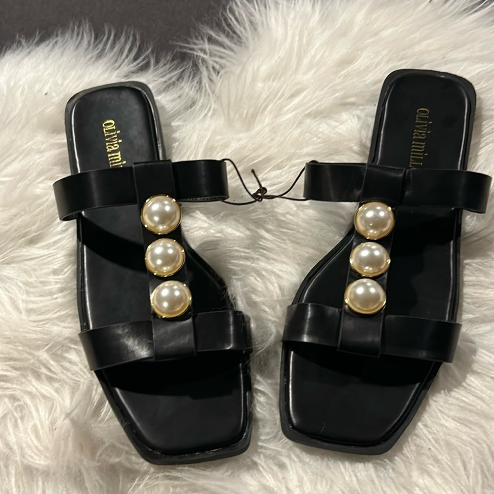 Blk sandals with pearls
